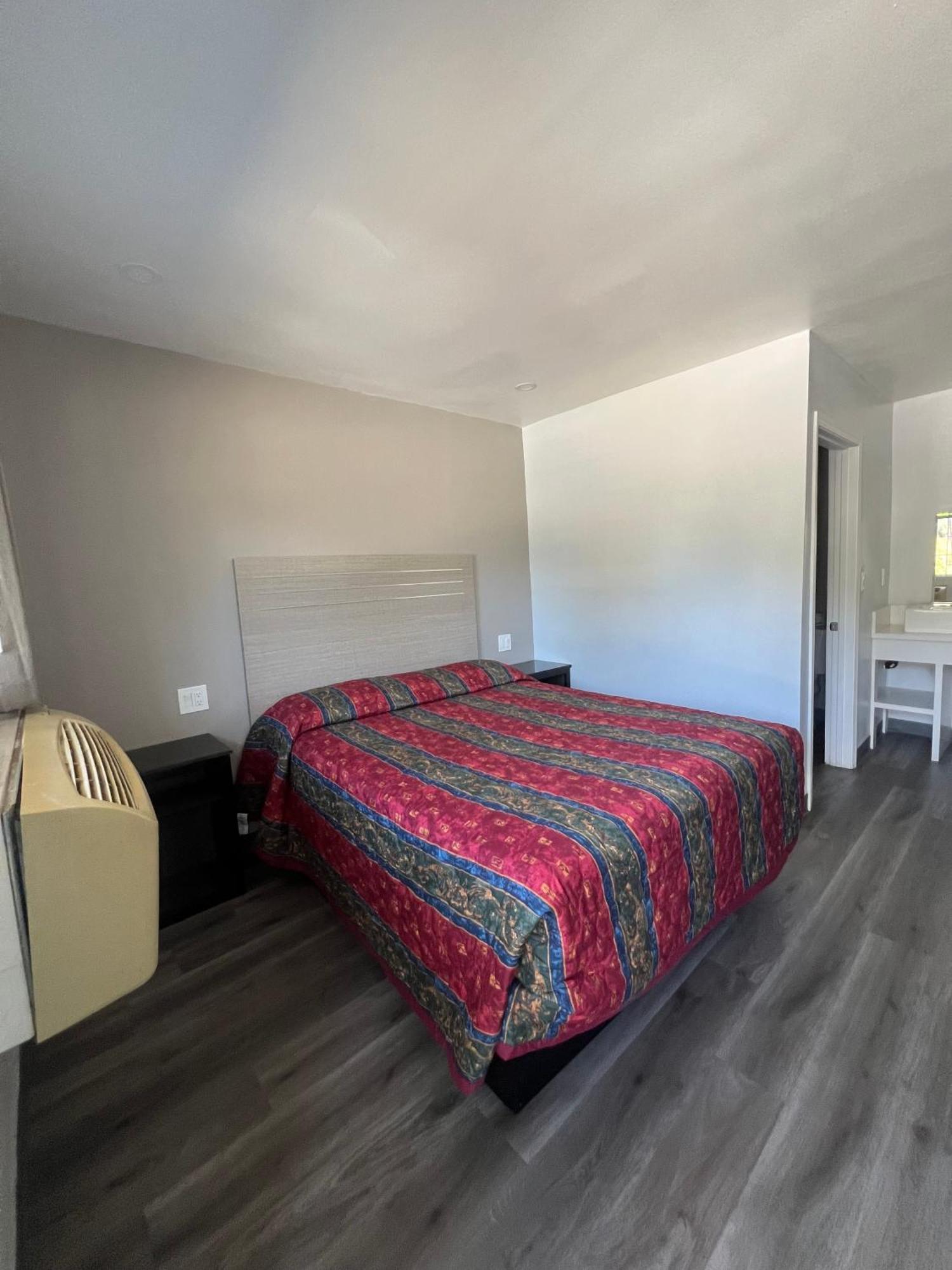 Eastsider Motel -Downtown La New Rooms — Photos 2